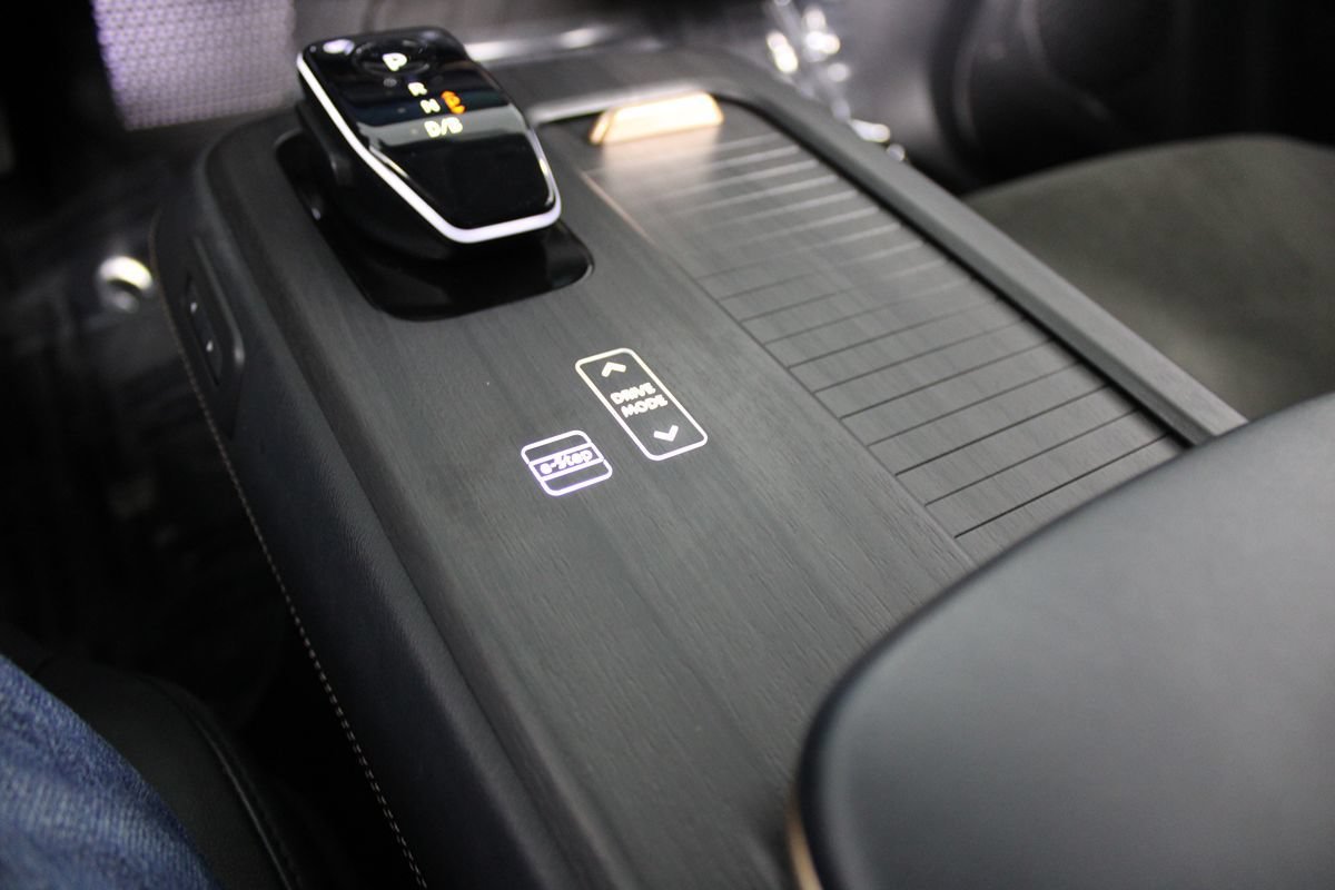 Used 2023 Nissan Ariya AWD image 22