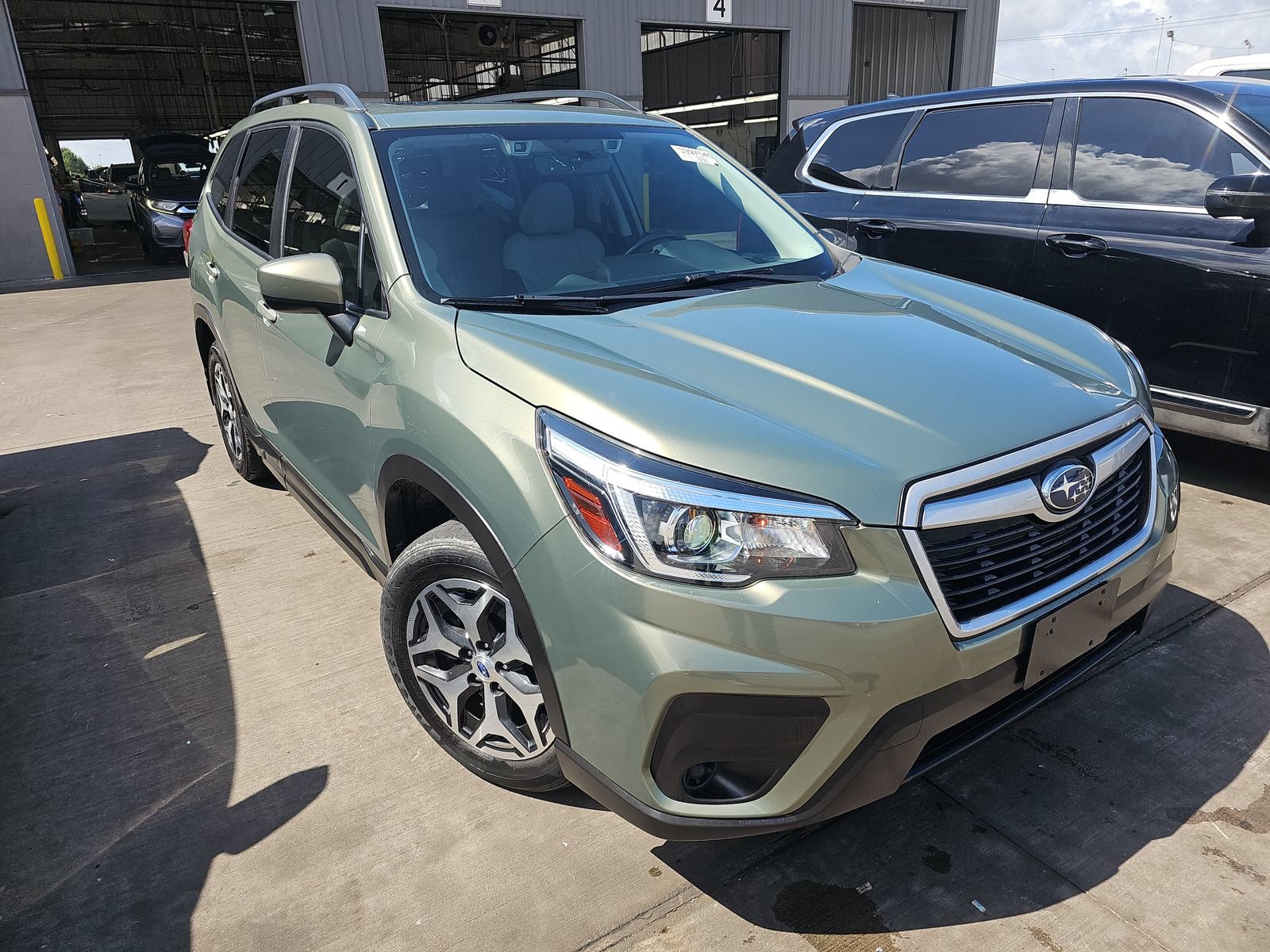 Used 2020 Subaru Forester Premium AWD/4WD image 4