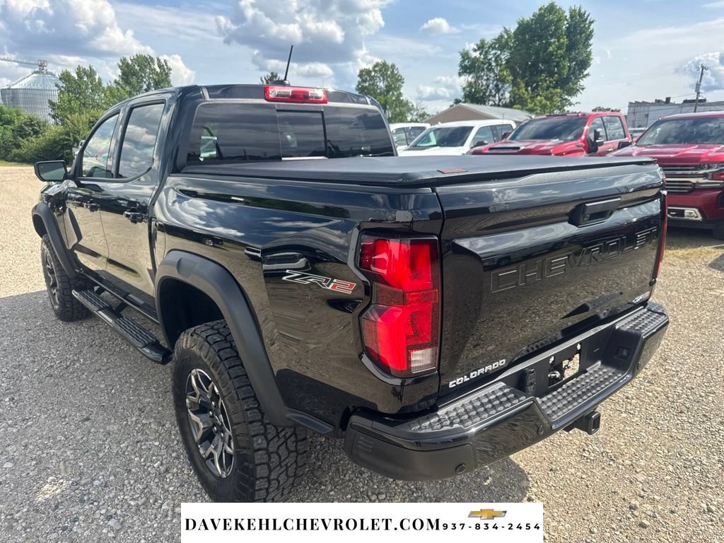 Used 2025 Chevrolet Colorado ZR2 w/ Technology Package AWD/4WD image 3