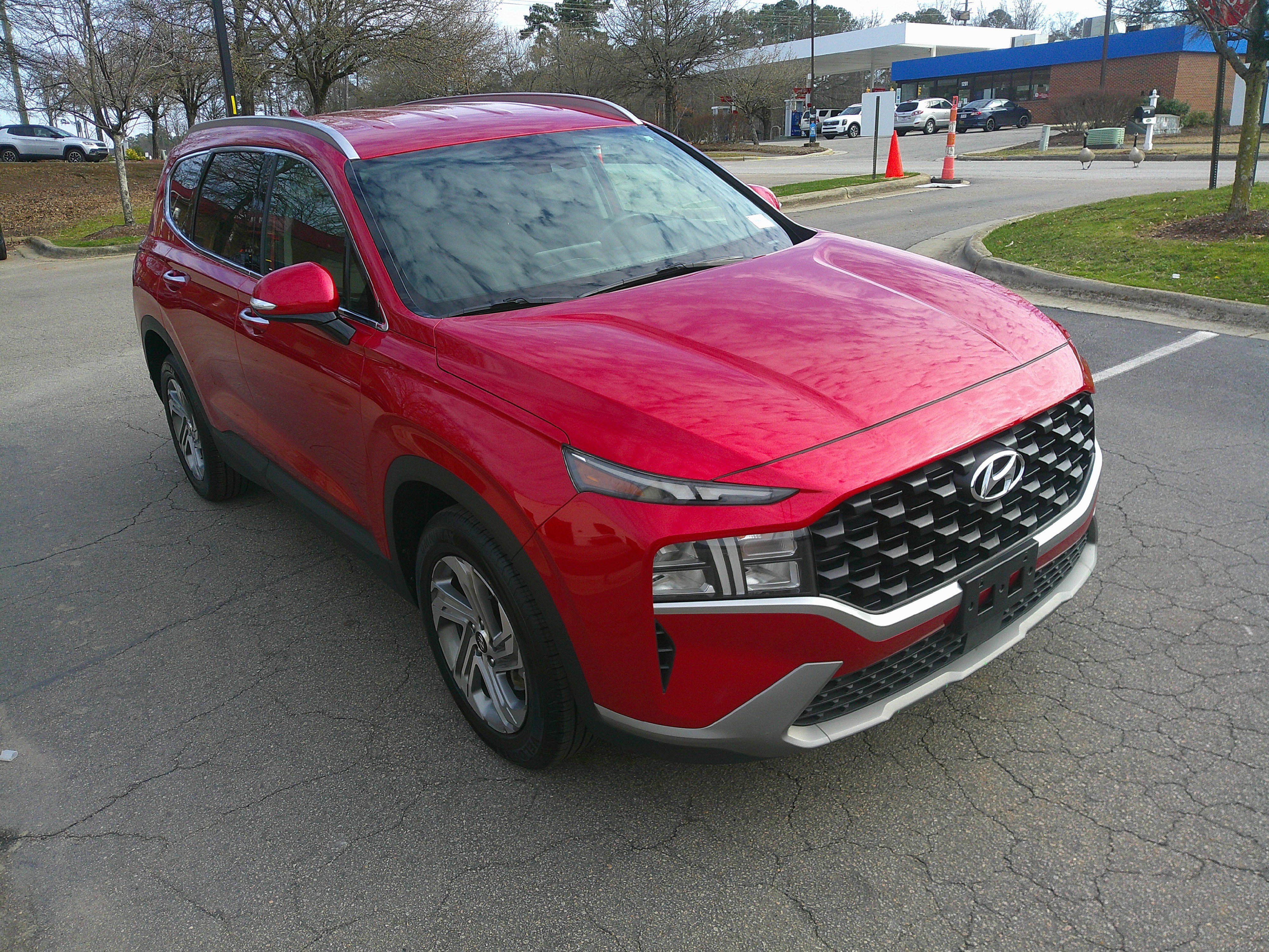 Used 2023 Hyundai Santa Fe SEL image 2