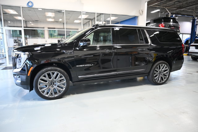 New 2026 GMC Yukon XL Denali Ultimate AWD/4WD image 6