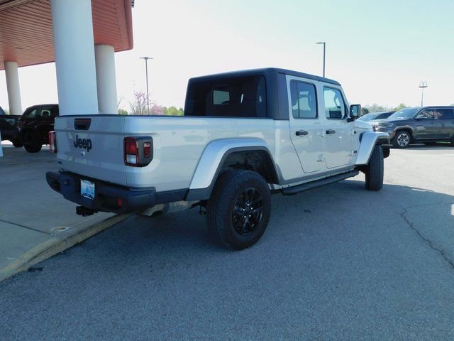 Used 2023 Jeep Gladiator Sport image 16