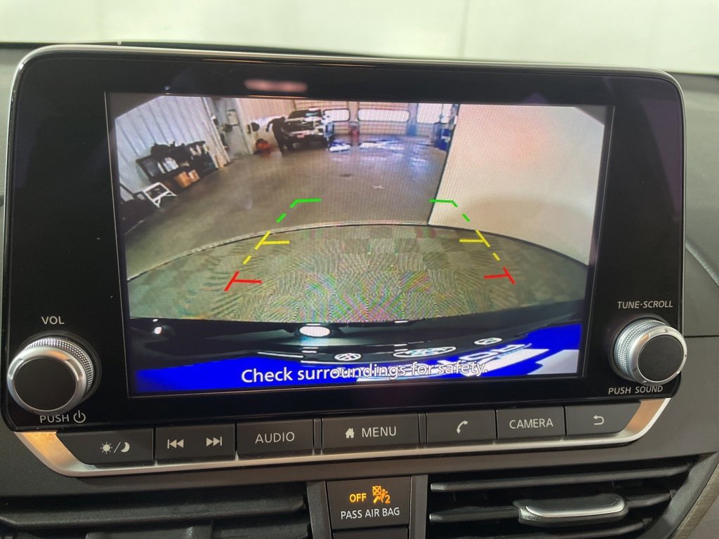 Used 2024 Nissan Altima 2.5 SV image 16