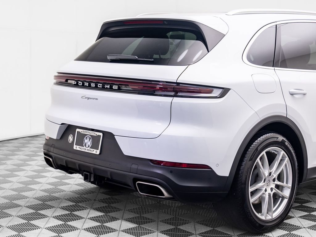 Used 2024 Porsche Cayenne image 33