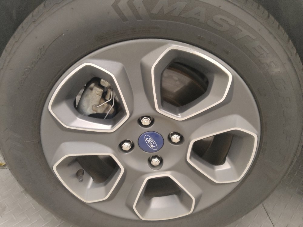 Used 2020 Ford EcoSport S image 31