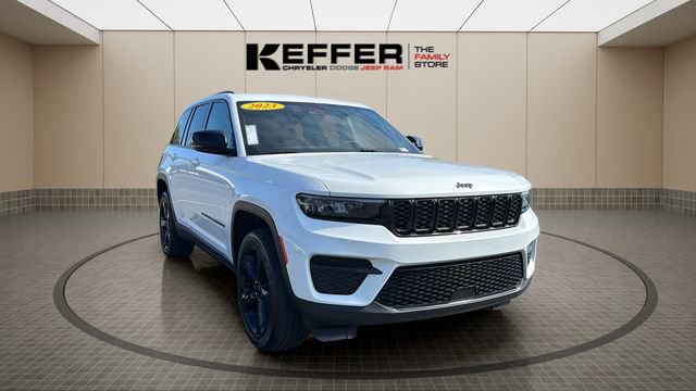 Certified 2023 Jeep Grand Cherokee Altitude image 7