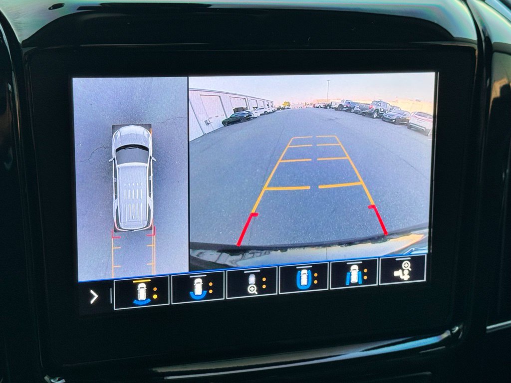 Used 2020 Chevrolet Traverse Premier w/ Redline Edition FWD image 18