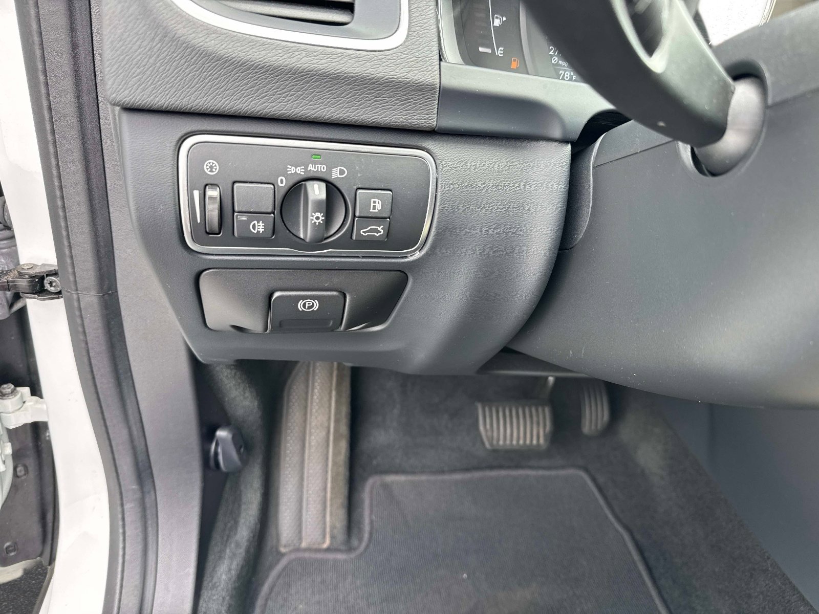 Used 2016 Volvo S60 T5 Premier w/ Convenience Package image 31