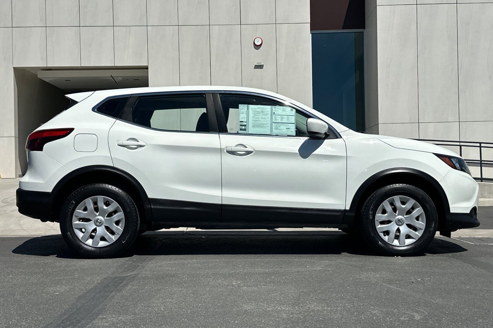 Used 2019 Nissan Rogue Sport S AWD/4WD image 2