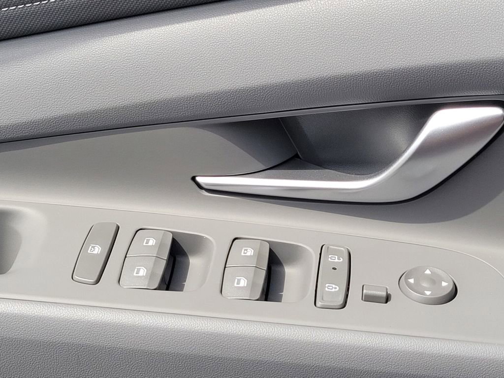 New 2025 Hyundai Elantra SEL image 28