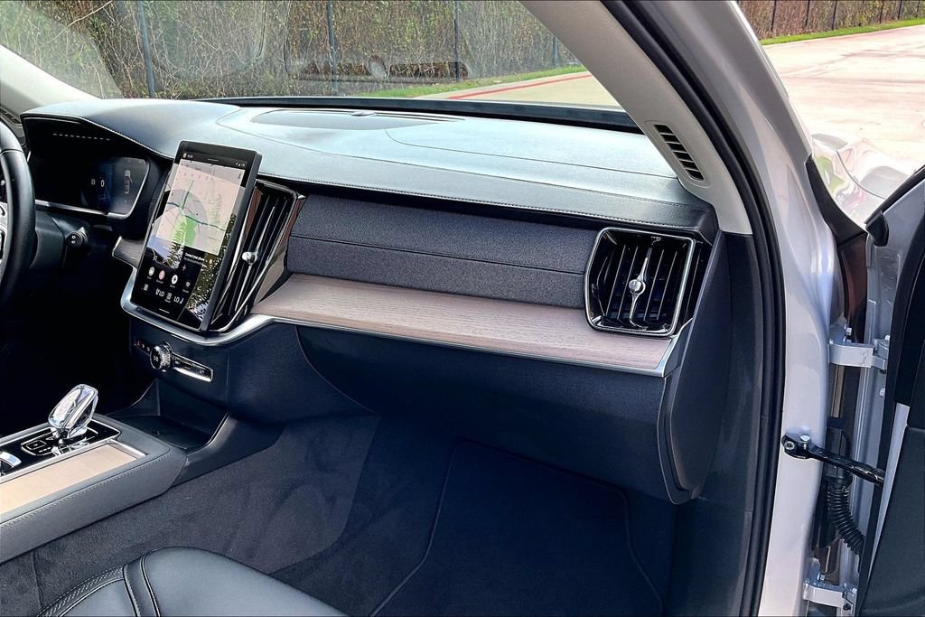 Used 2025 Volvo XC90 B6 Plus AWD/4WD image 20