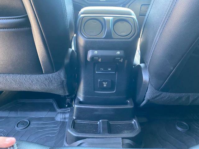 Used 2018 Jeep Wrangler Unlimited Sahara AWD/4WD image 29