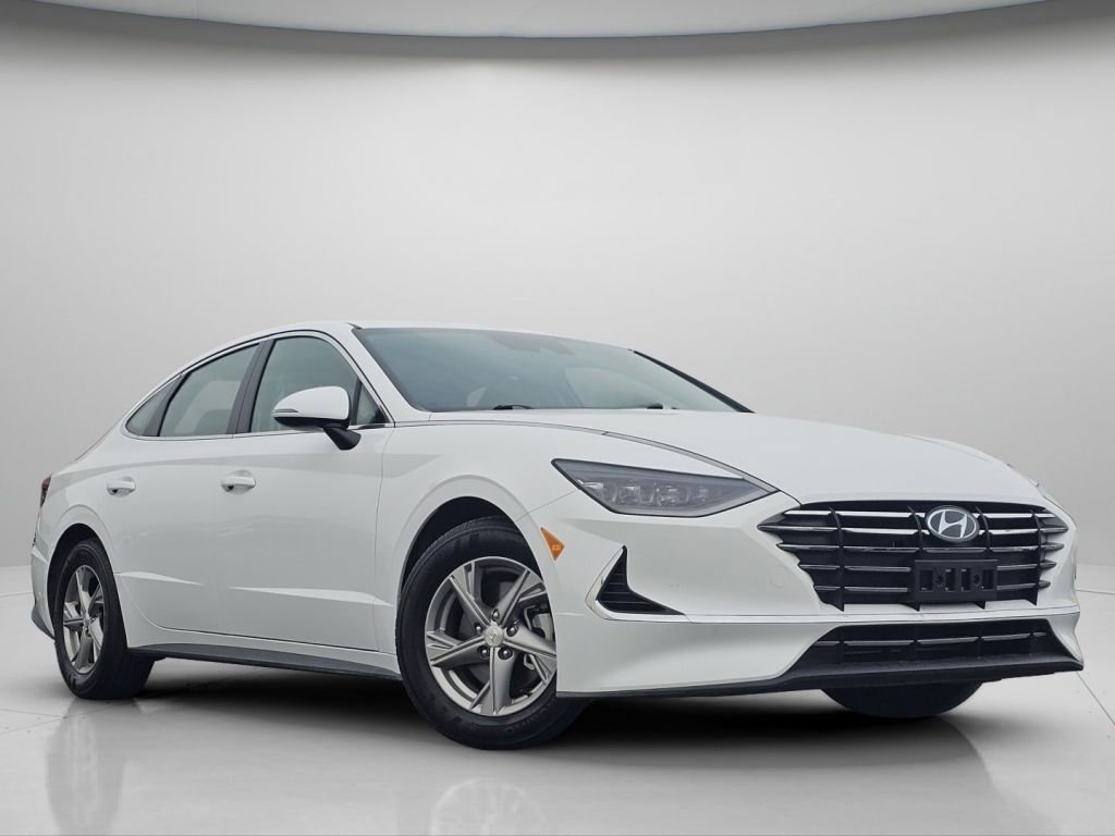 Used 2023 Hyundai Sonata SE image 2
