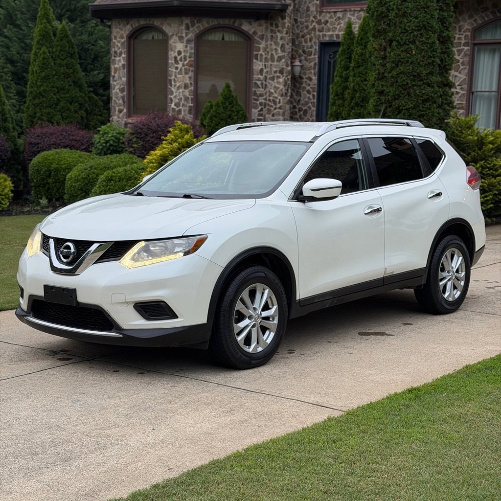 Used 2016 Nissan Rogue SV AWD/4WD image 1