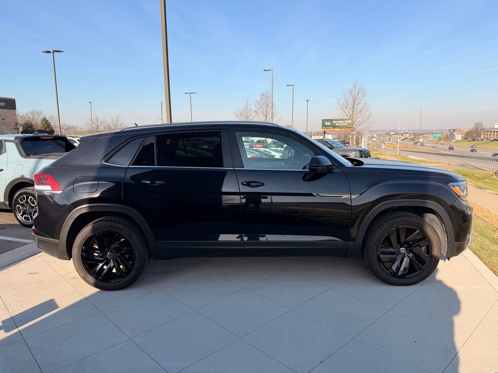 Used 2022 Volkswagen Atlas Cross Sport SE image 6