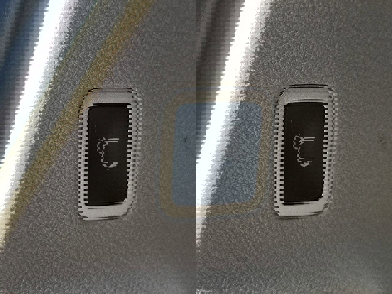 Used 2020 Chrysler Voyager Lxi image 8