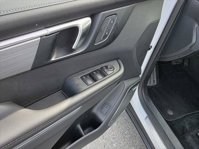 Used 2025 Buick Enclave Preferred AWD/4WD image 22