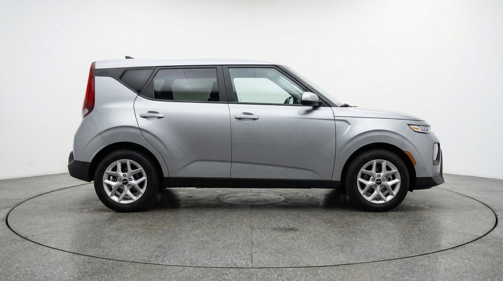 Used 2025 Kia Soul LX w/ LX Technology Package image 11