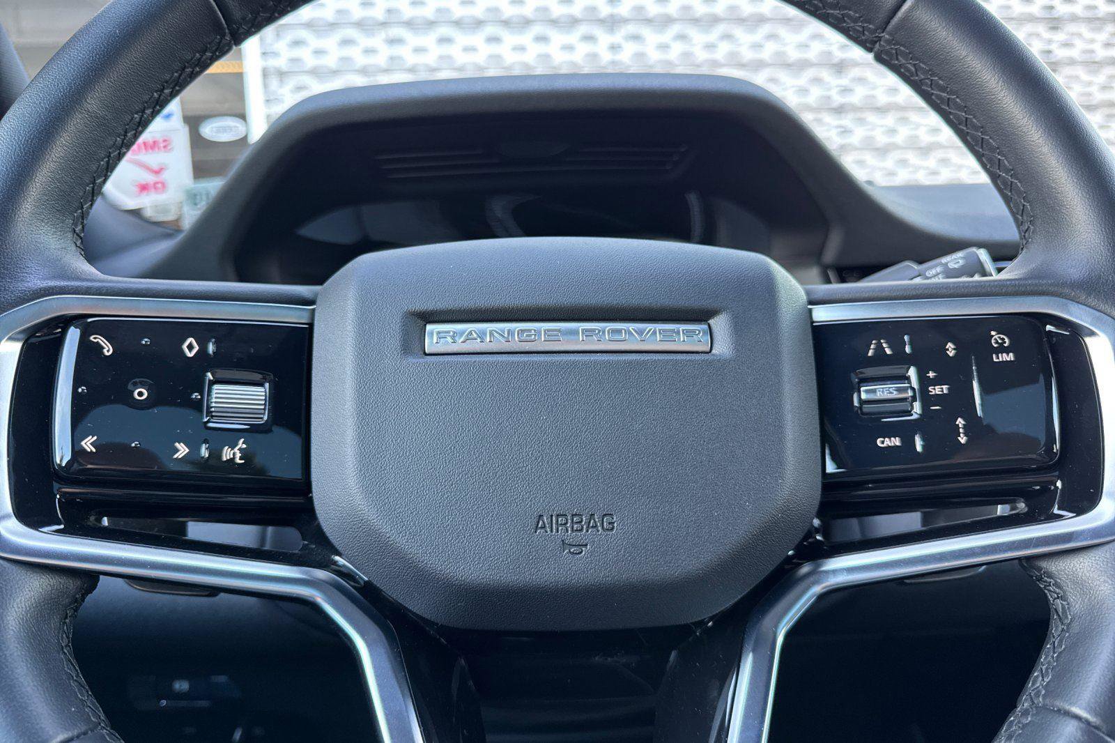 Used 2023 Land Rover Range Rover Evoque R-Dynamic SE image 23