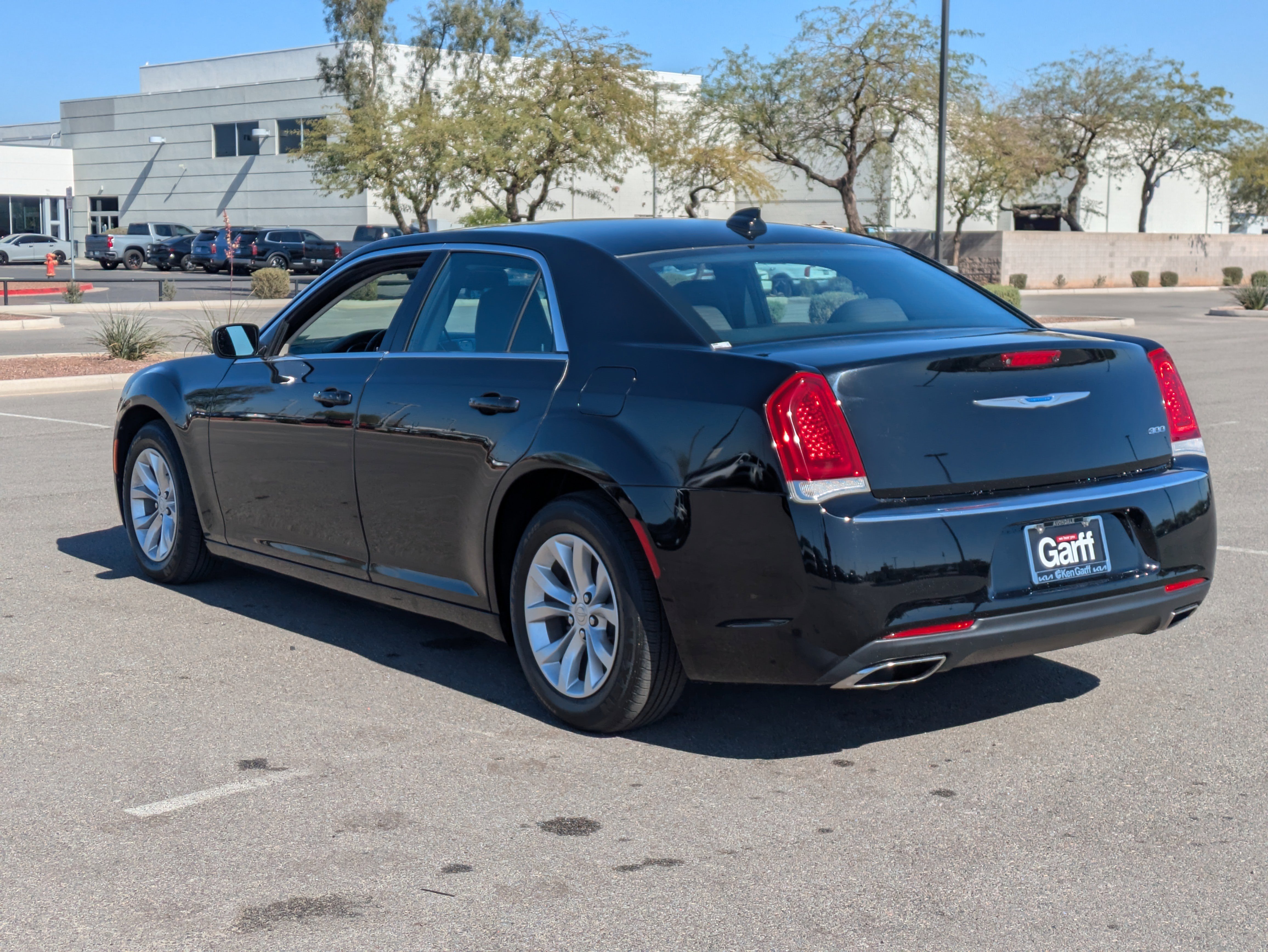 Used 2021 Chrysler 300 Touring image 3