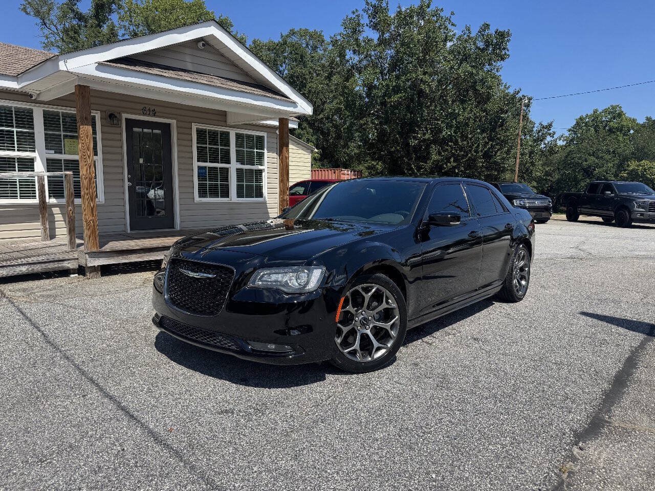 Used 2016 Chrysler 300 S w/ 300S Premium Group RWD image 2