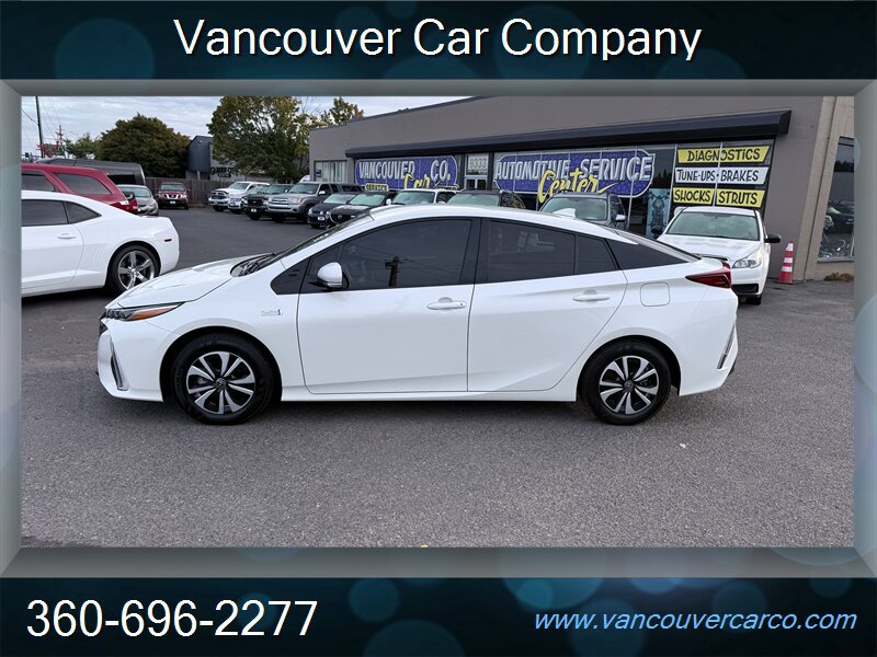 Used 2018 Toyota Prius Prime Plus FWD image 1