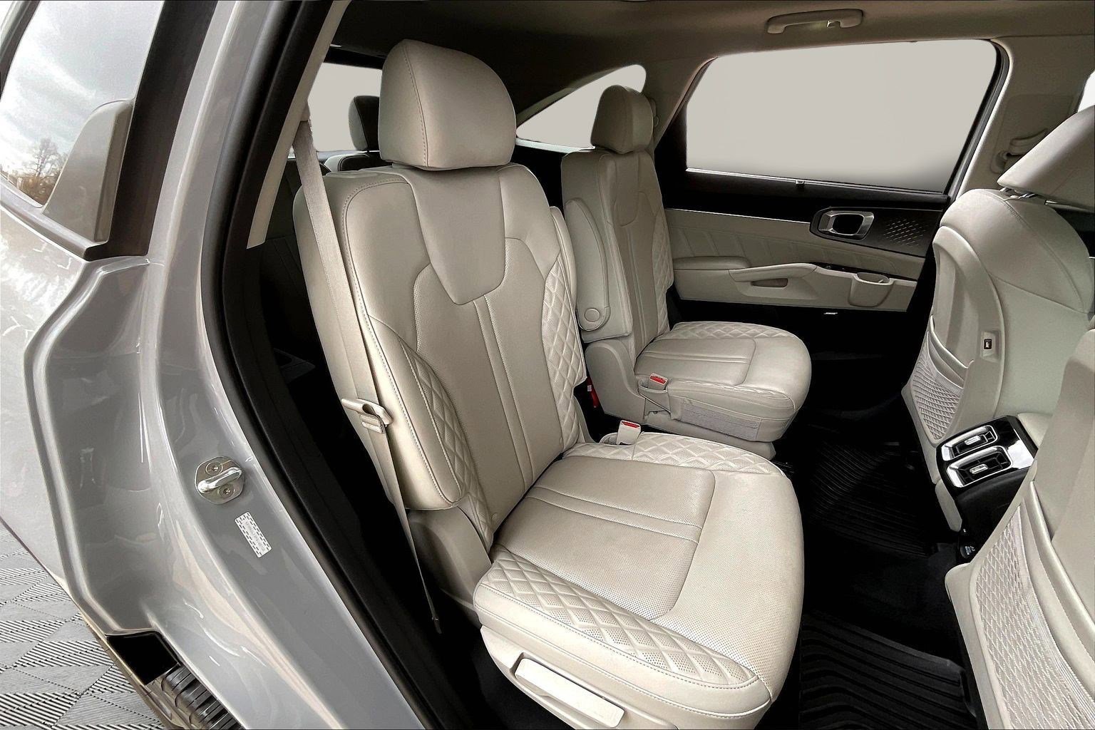 Used 2023 Kia Sorento SX image 24