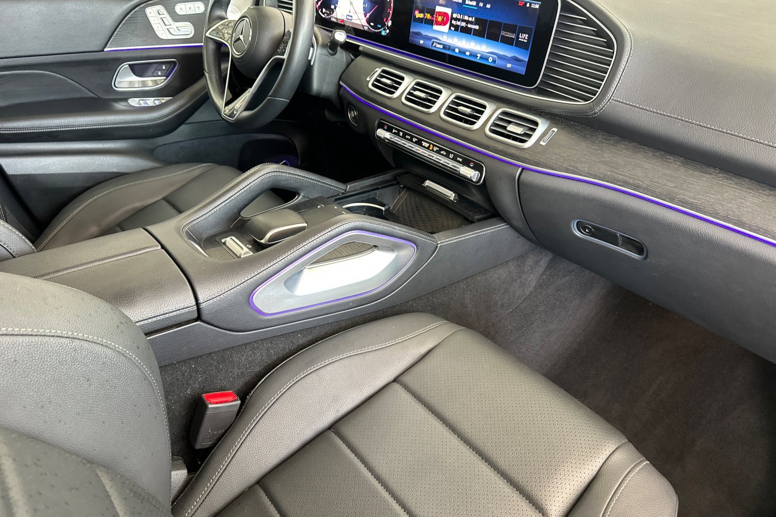 Used 2024 Mercedes-Benz GLS 450 4MATIC image 17