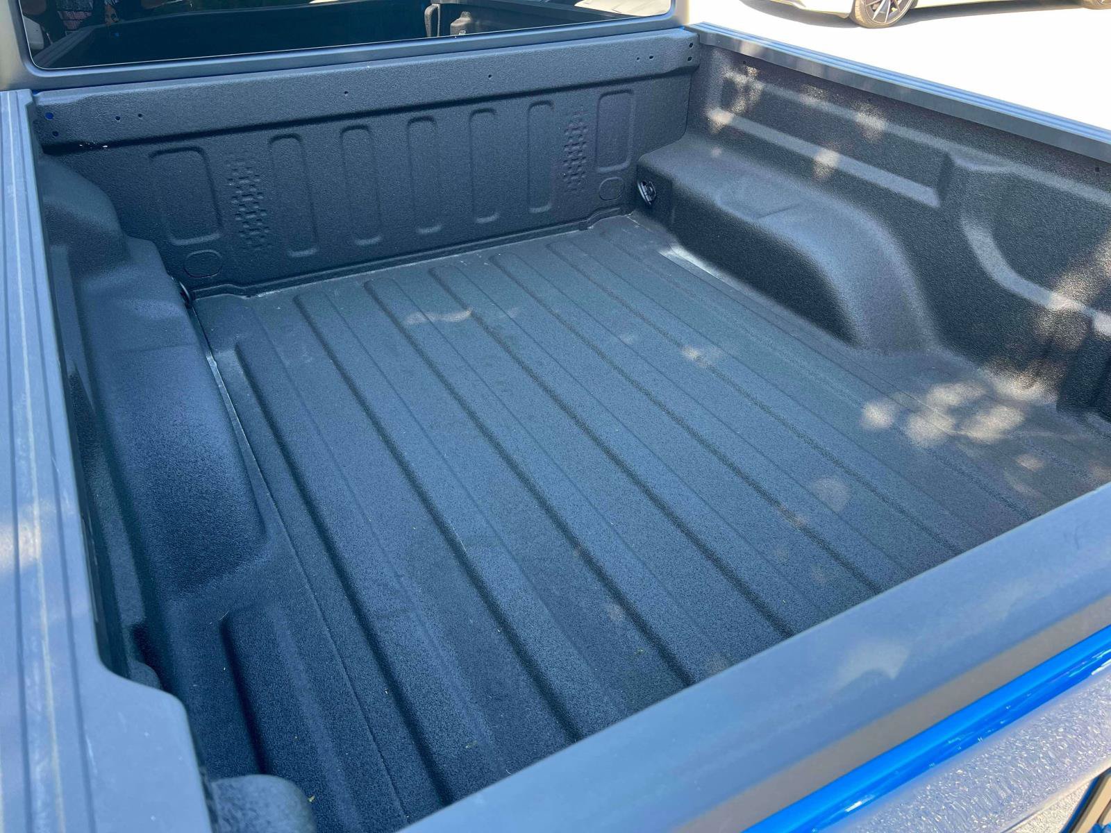 Used 2025 Jeep Gladiator Sport AWD/4WD image 8
