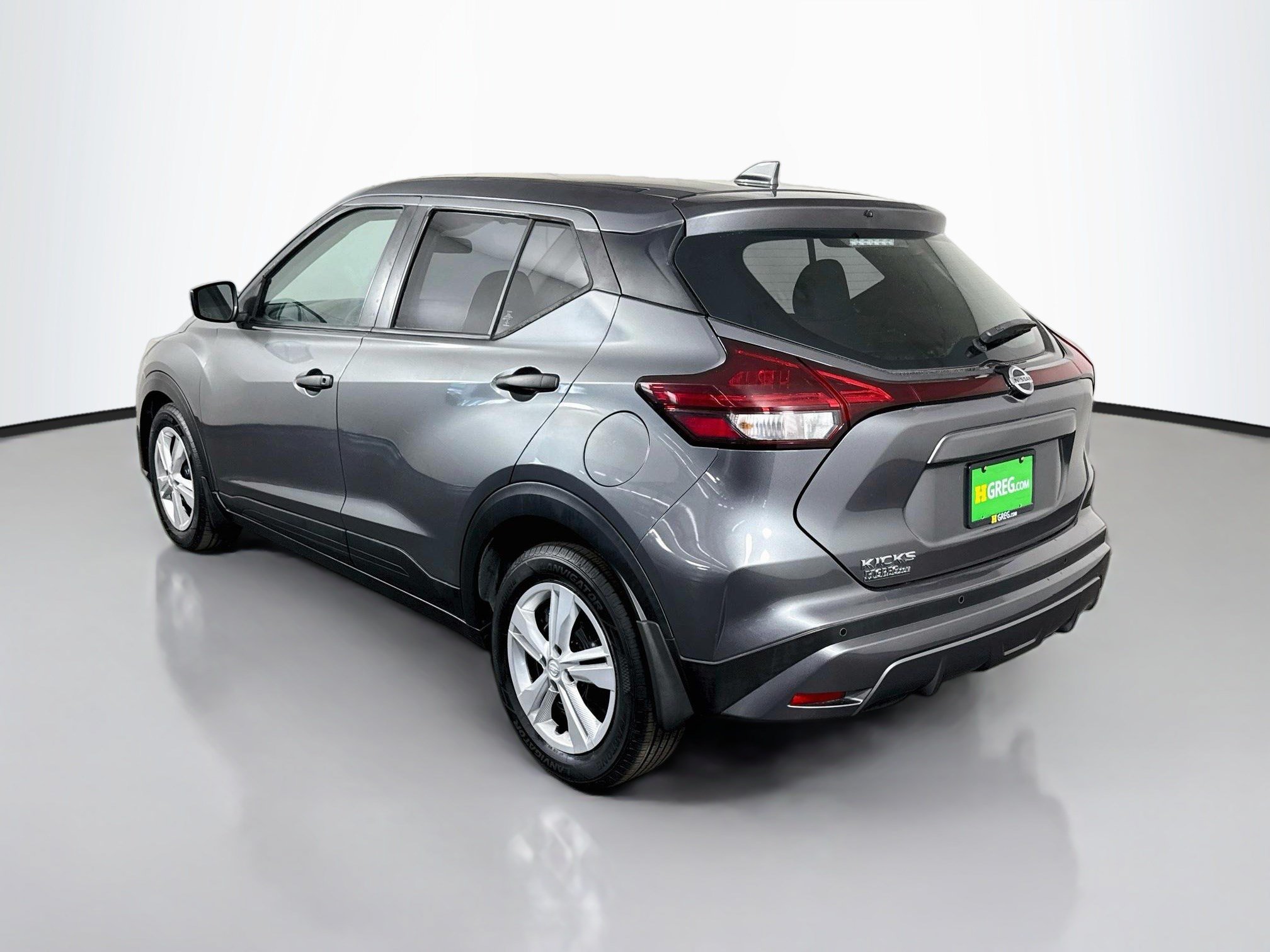 Used 2021 Nissan Kicks S FWD image 7