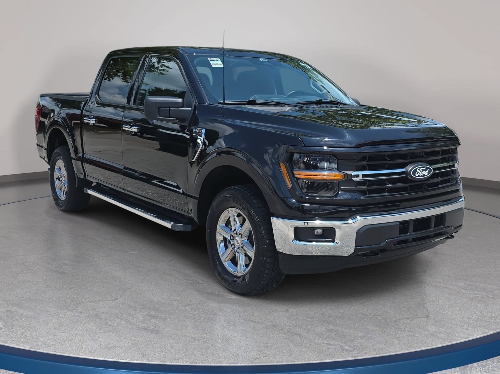 Used 2025 Ford F150 XLT w/ Equipment Group 301A Standard AWD/4WD image 3