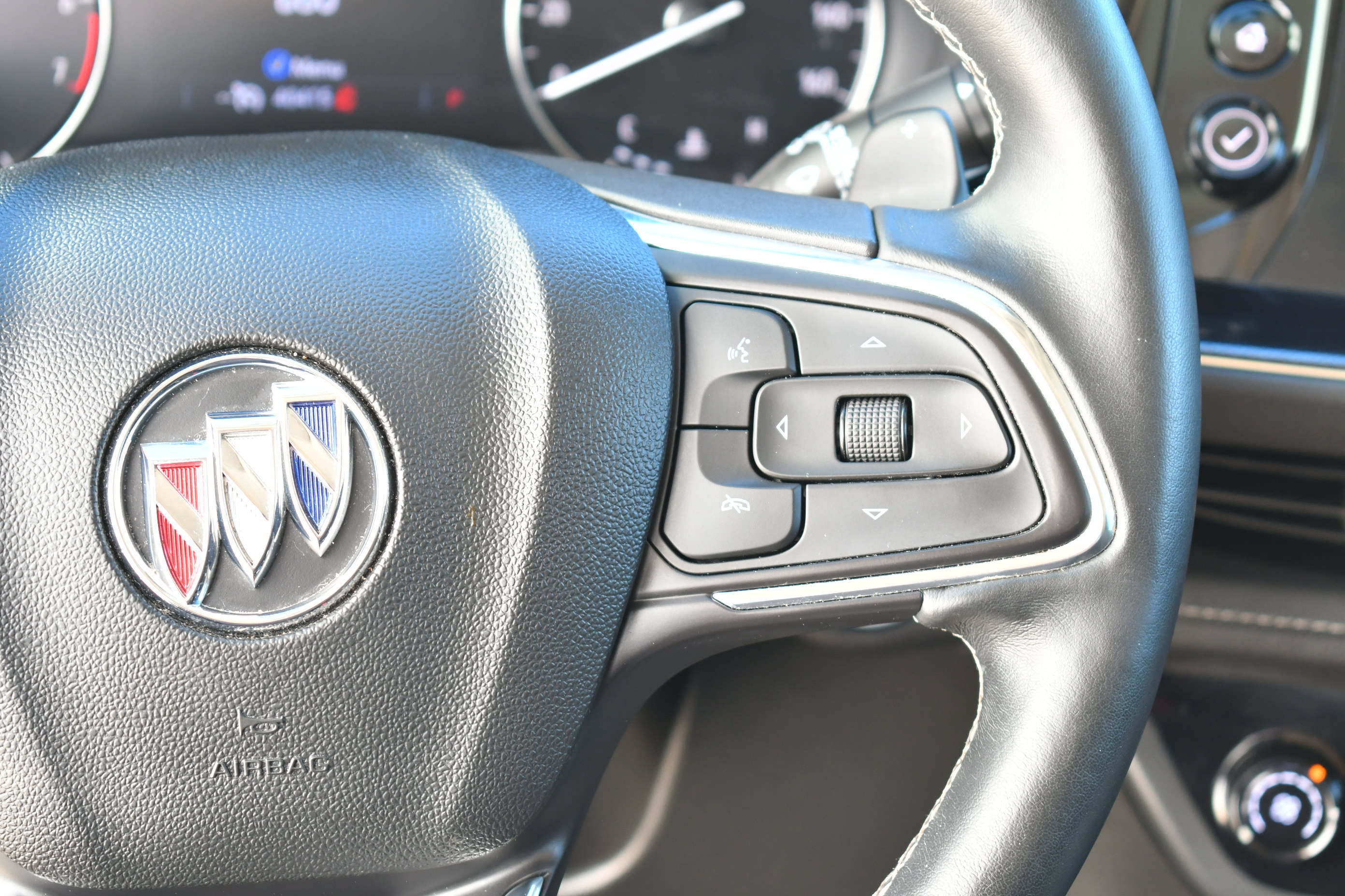 Used 2023 Buick Envision Preferred FWD image 18