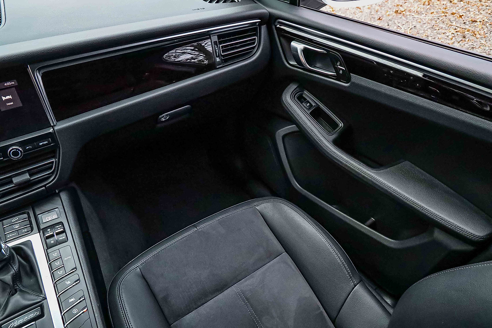 Used 2021 Porsche Macan image 18