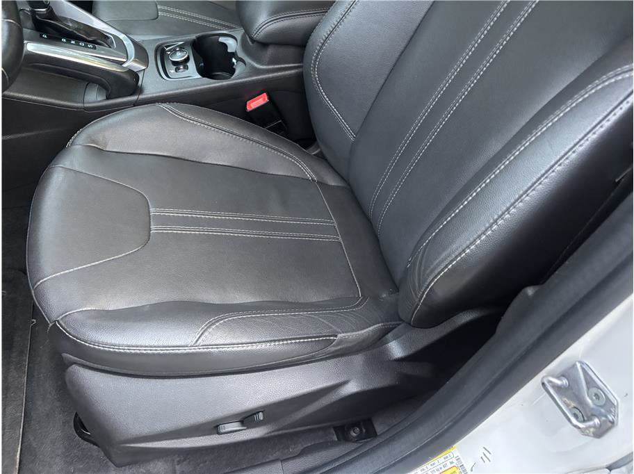 Used 2013 Ford Focus Titanium FWD image 11