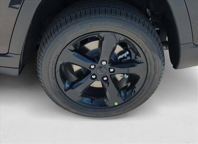 New 2025 Jeep Grand Cherokee L Limited w/ Black Appearance Package image 10