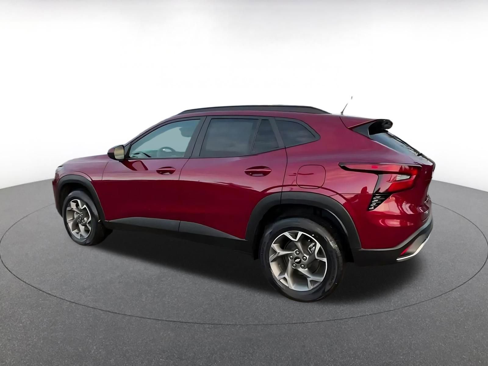 Used 2025 Chevrolet Trax LT FWD image 10