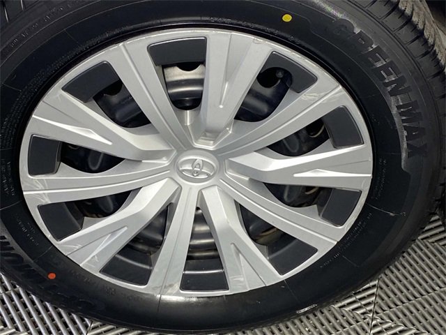 Used 2021 Toyota Camry LE image 29