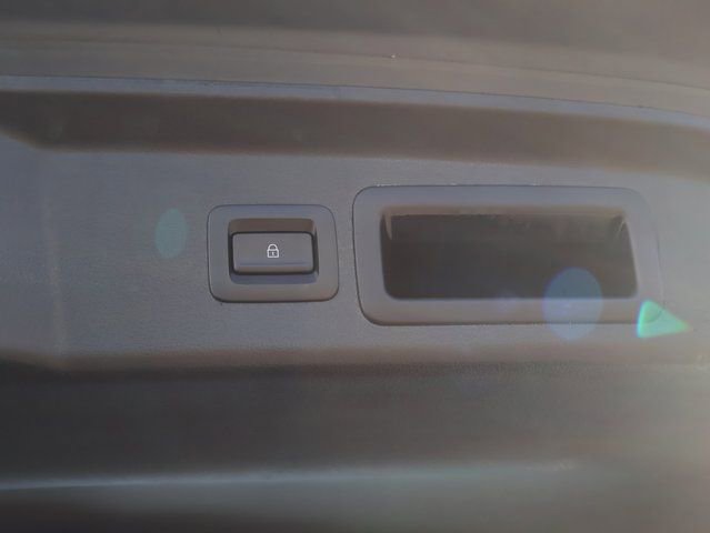 Used 2025 MAZDA CX-30 AWD 2.5 S w/ Preferred Package image 19