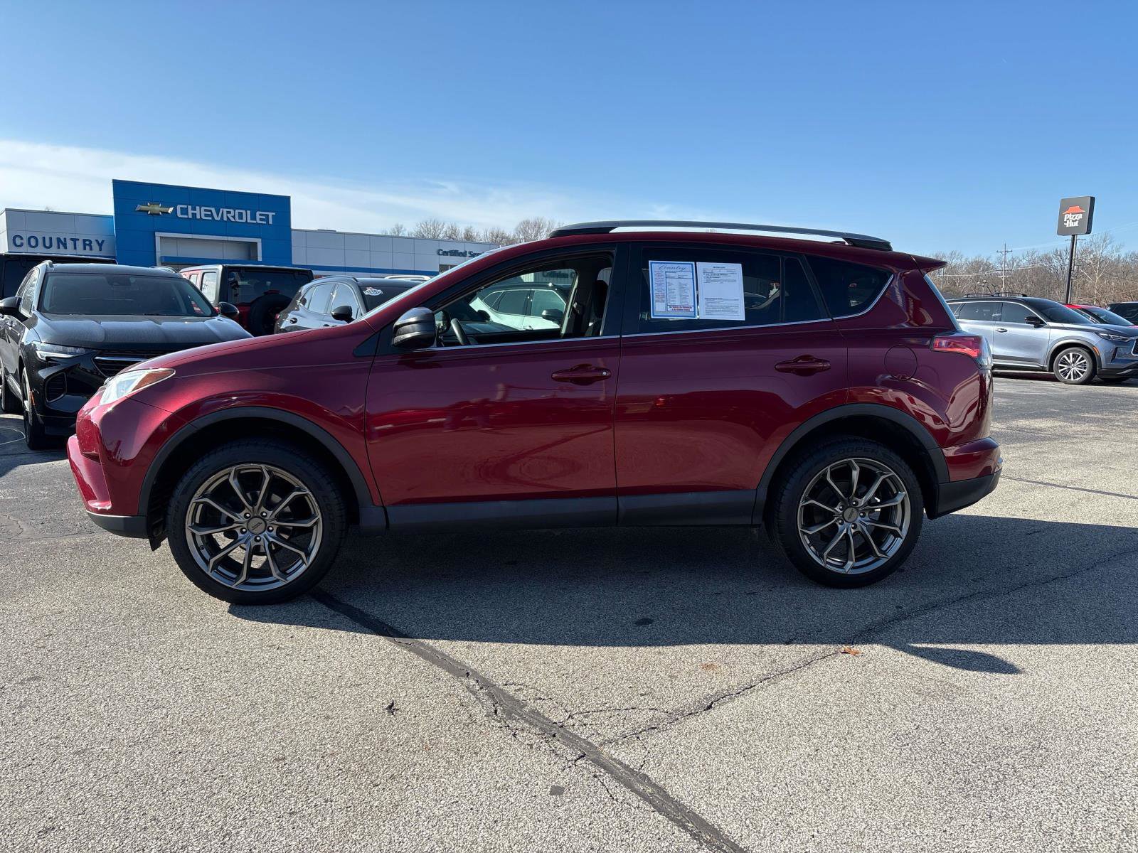 Used 2018 Toyota RAV4 LE image 9