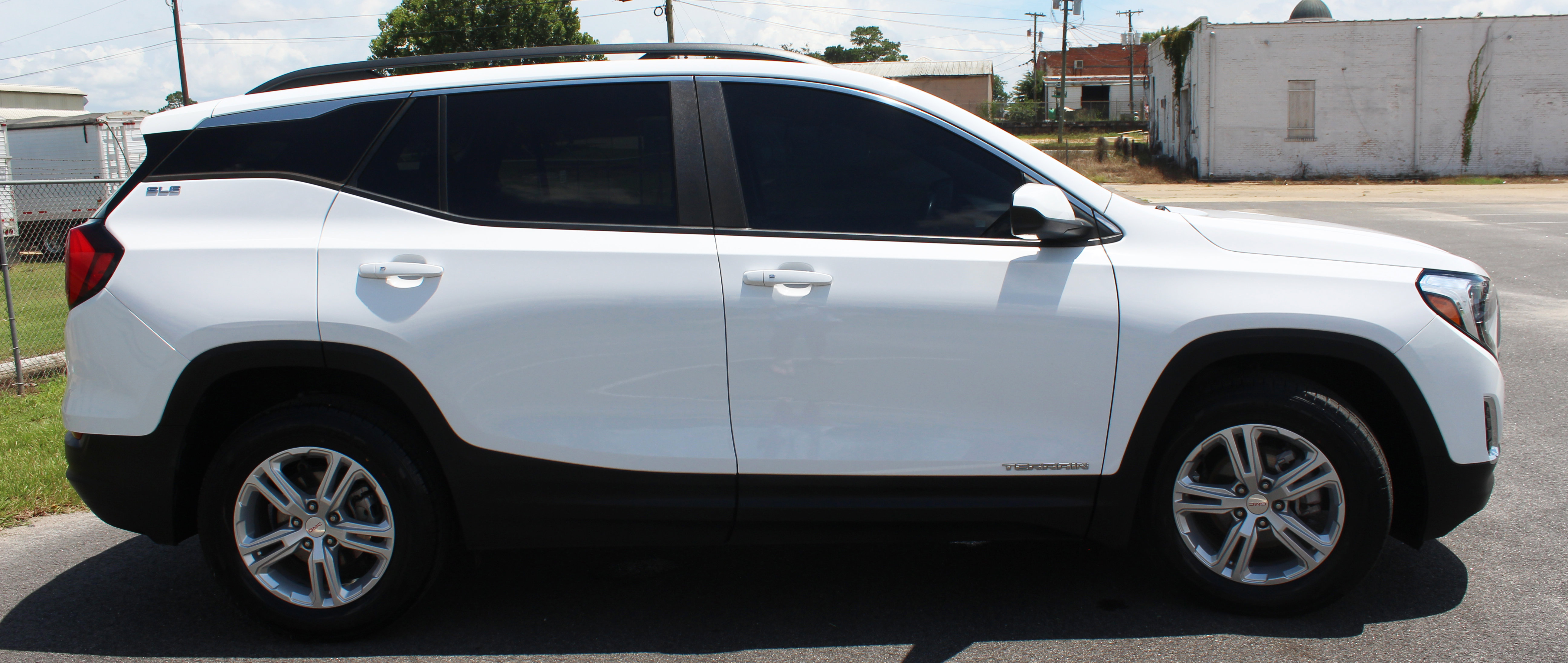 Used 2021 GMC Terrain SLE w/ Driver Convenience Package image 9