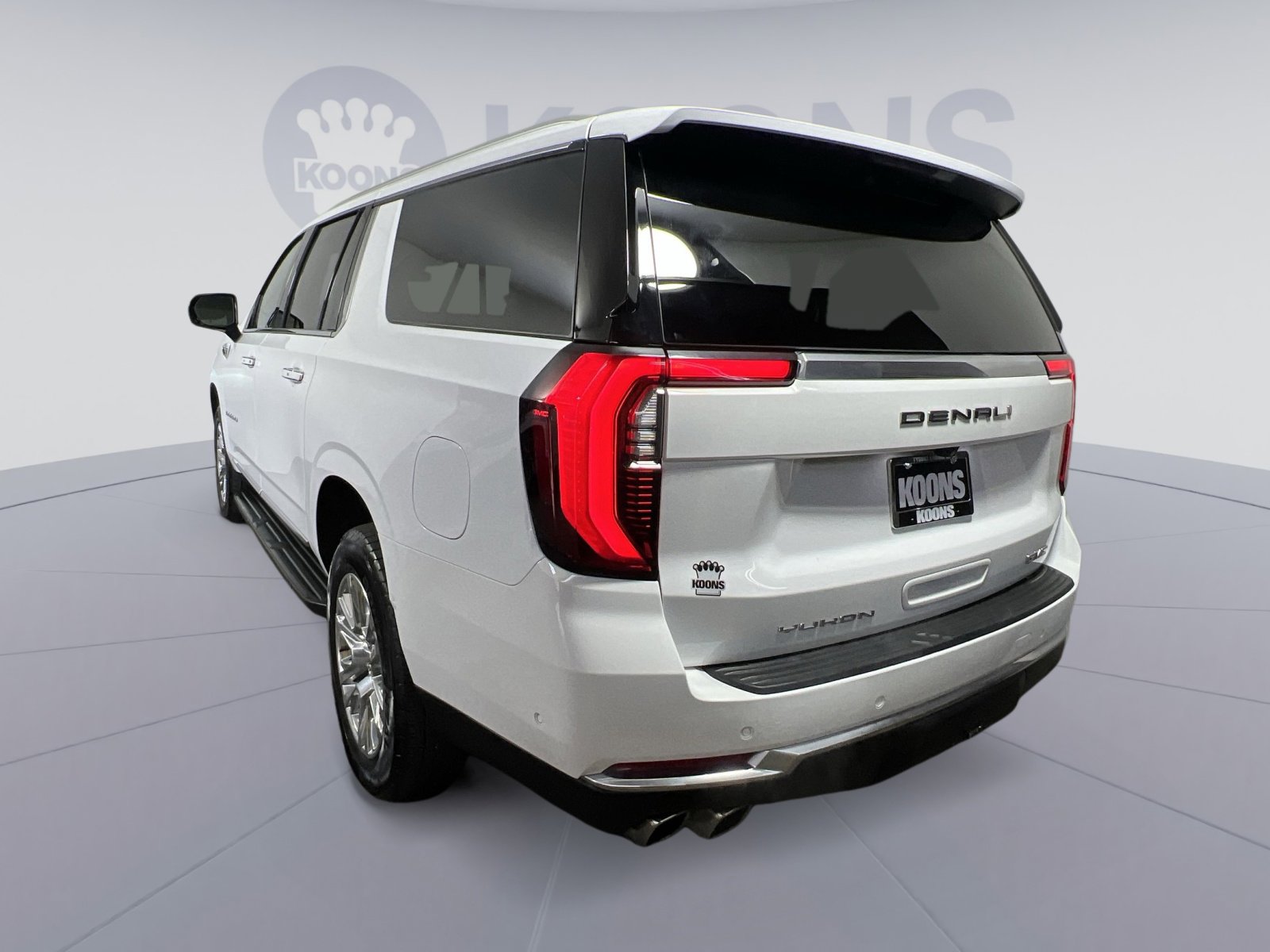 Used 2025 GMC Yukon XL Denali image 4