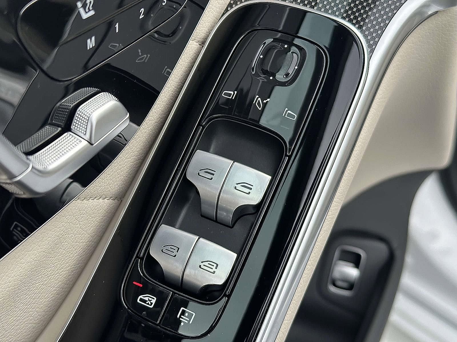 Used 2025 Mercedes-Benz S 580 4MATIC Sedan image 20