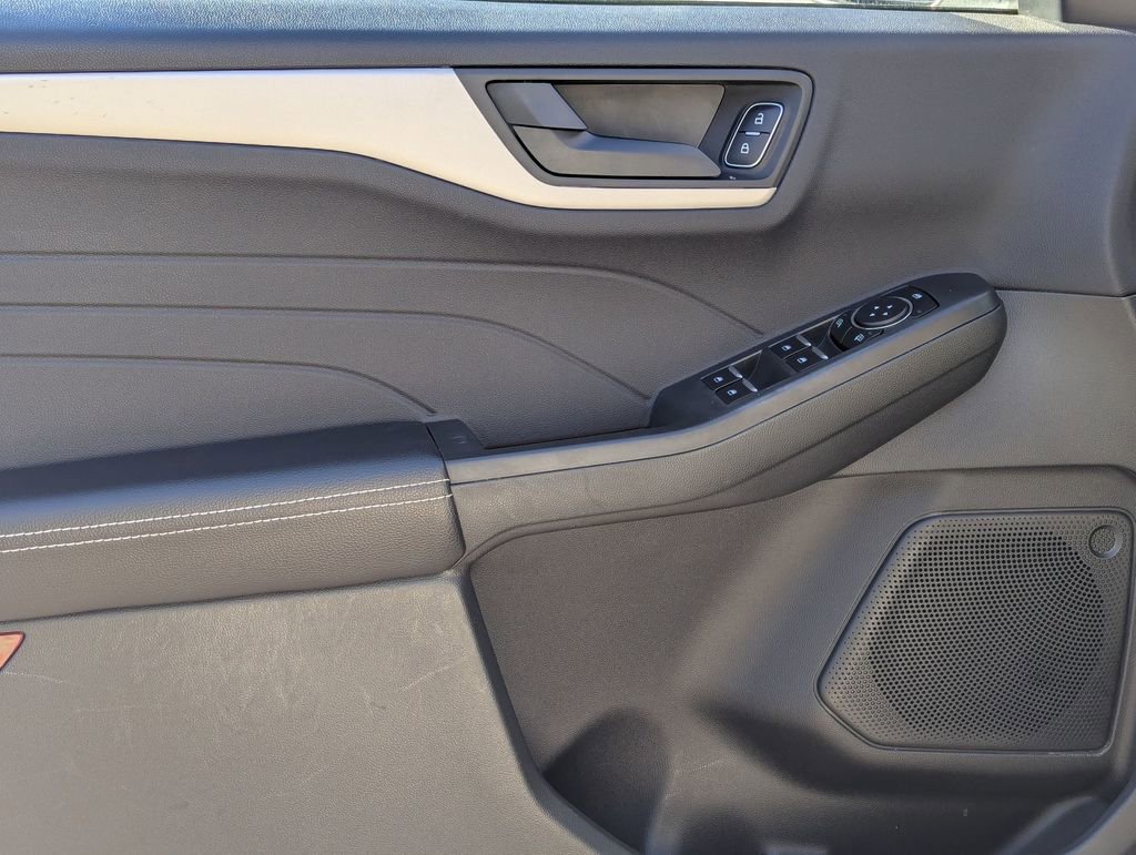 Used 2022 Ford Escape SE w/ Convenience Package image 12