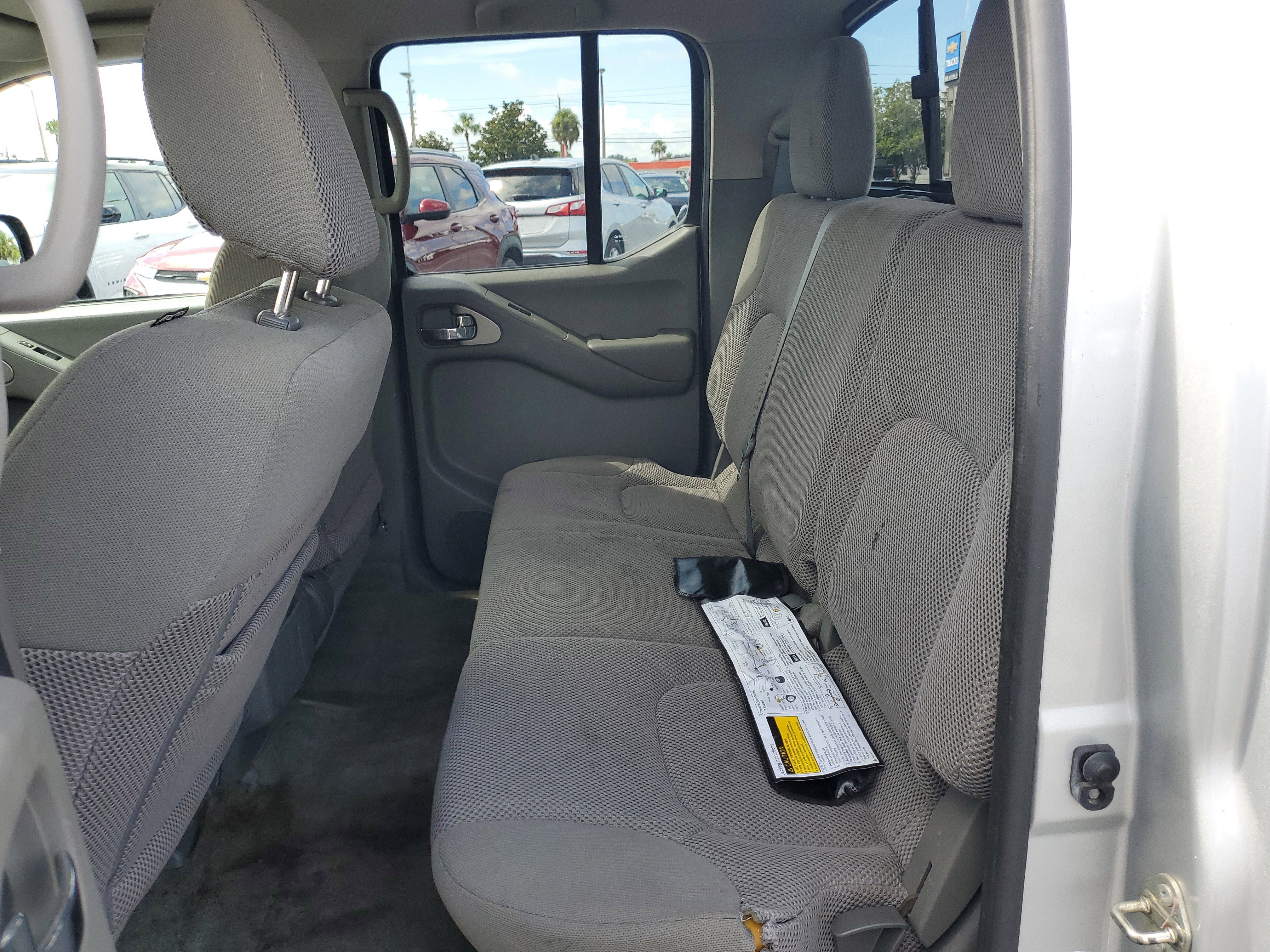 Used 2017 Nissan Frontier SV image 12