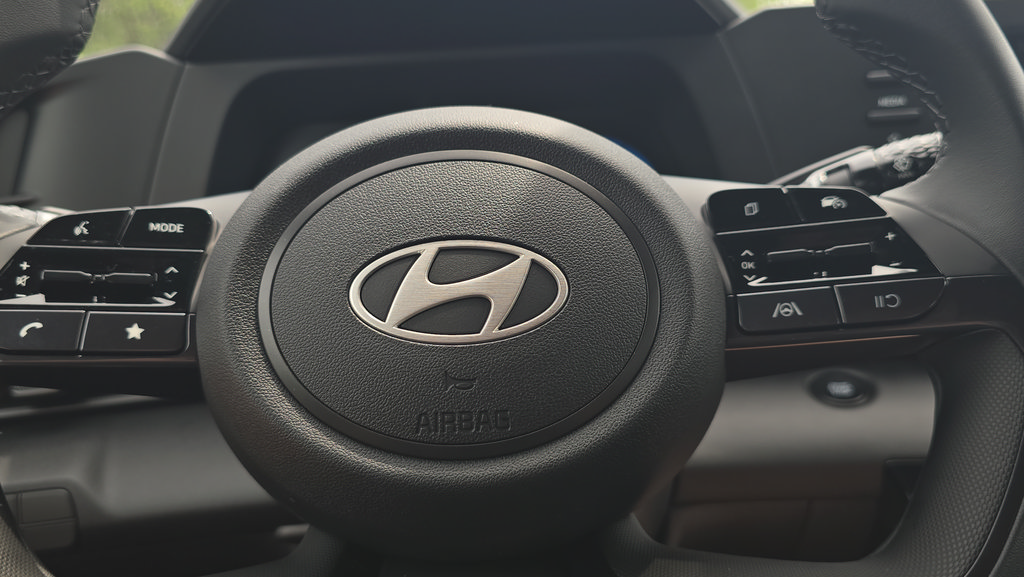 New 2026 Hyundai Elantra Sport FWD image 11