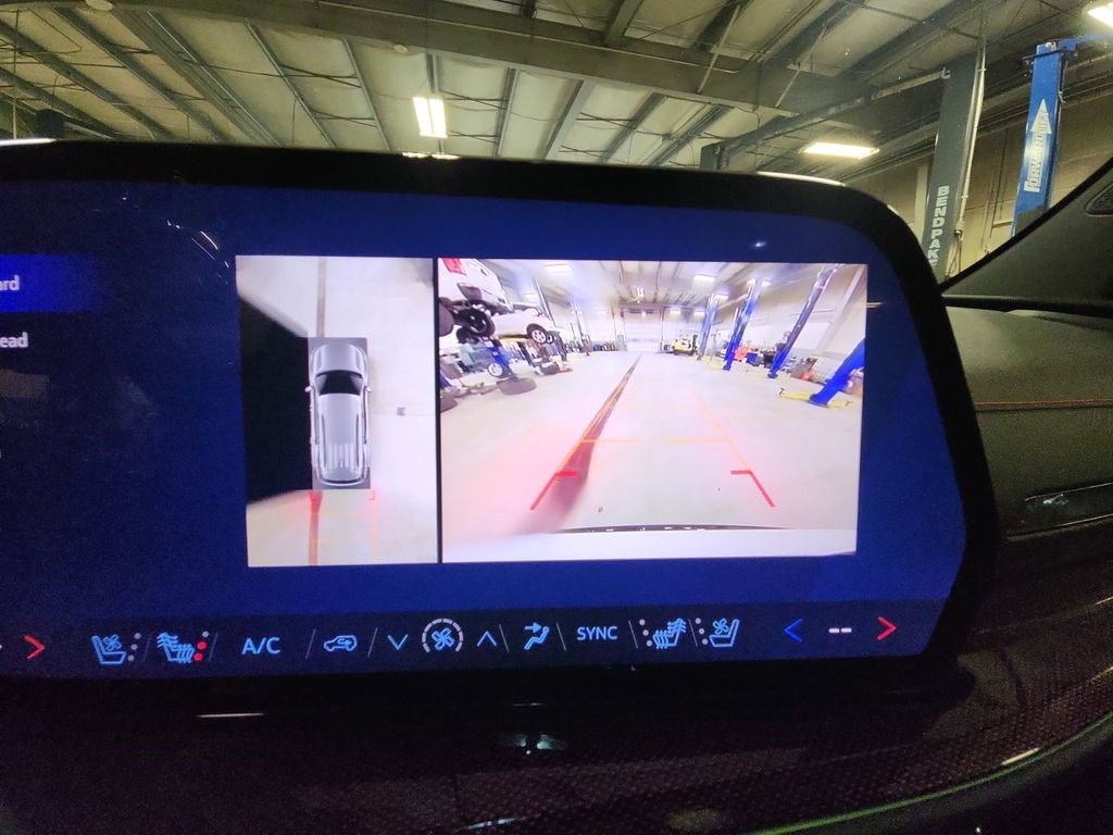 Certified 2024 Chevrolet Traverse RS AWD/4WD image 21