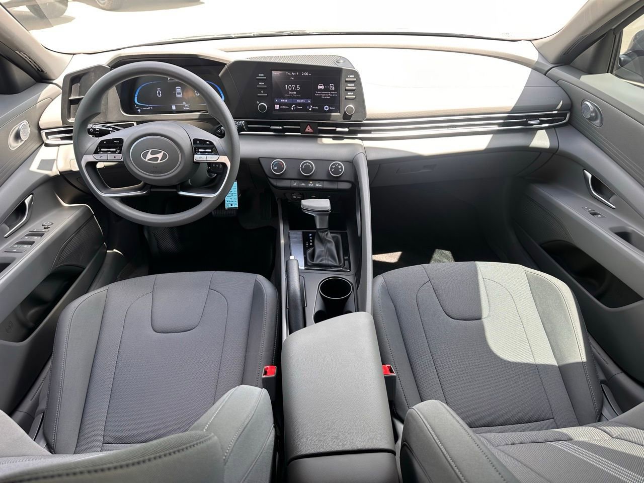 Certified 2026 Hyundai Elantra SE FWD image 21