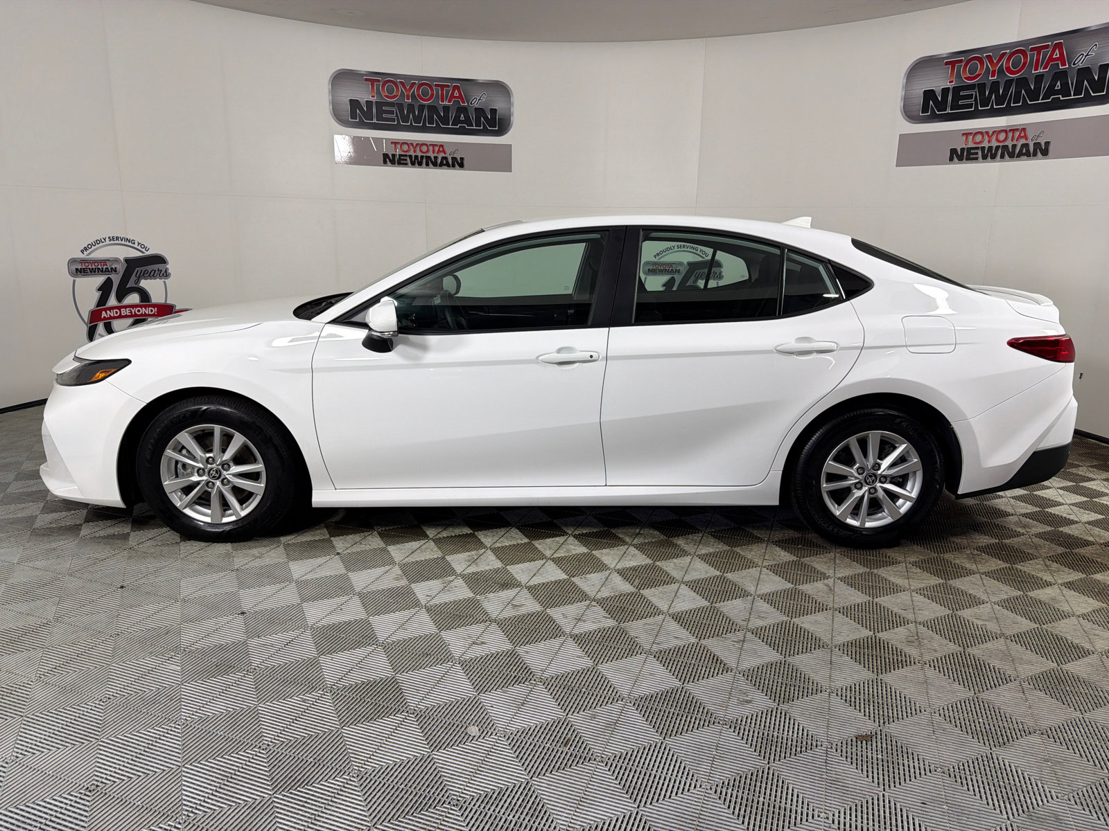 Used 2025 Toyota Camry LE w/ Convenience Package FWD image 6