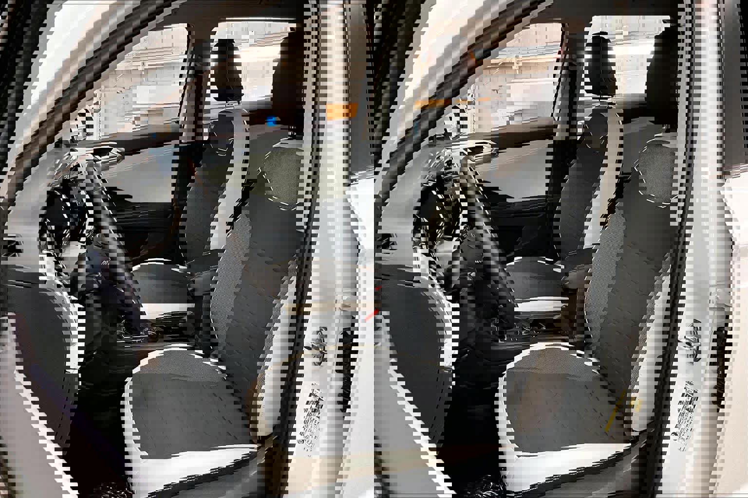 Used 2025 Volkswagen Taos SE image 27