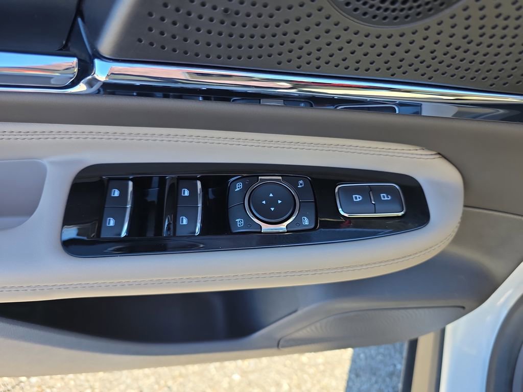 Used 2023 Lincoln Corsair Grand Touring w/ Equipment Group 301A image 21